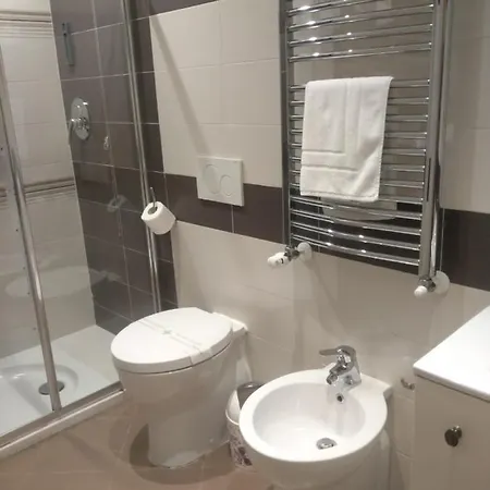 Glam Maria Luigia בית הארחה לה ספציה