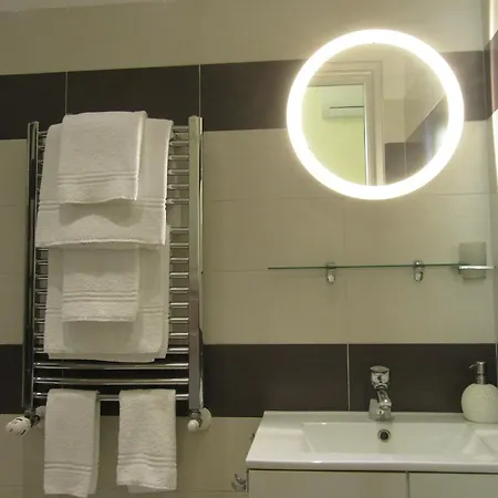 Glam Maria Luigia בית הארחה לה ספציה