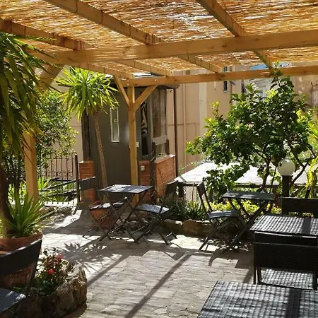 בית הארחה Glam Maria Luigia 4*