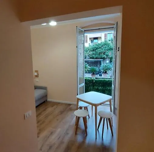 Glam Maria Luigia Πανσιόν 4*