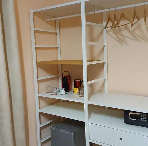 Πανσιόν Glam Maria Luigia 4*